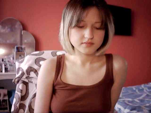 SnowWhiteNika webcam