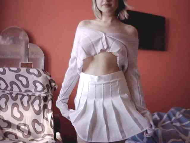 SnowWhiteNika webcam