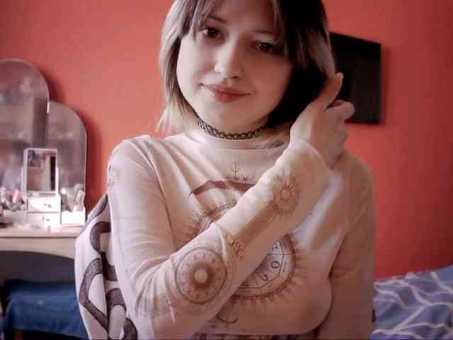 SnowWhiteNika webcam