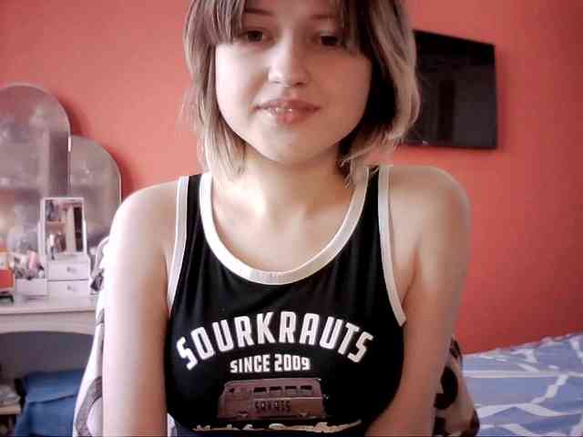 SnowWhiteNika webcam