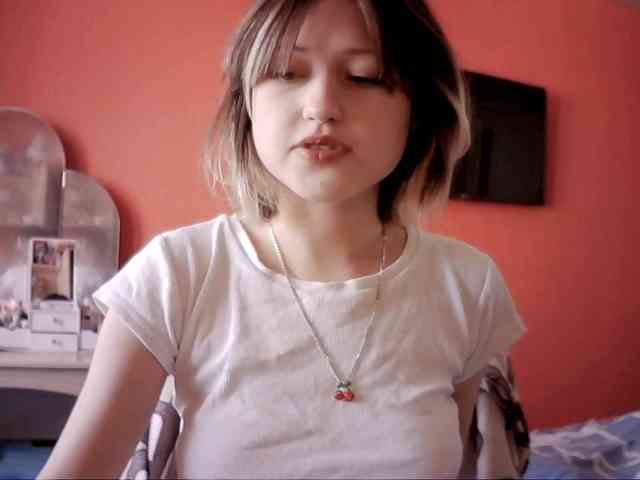 SnowWhiteNika webcam