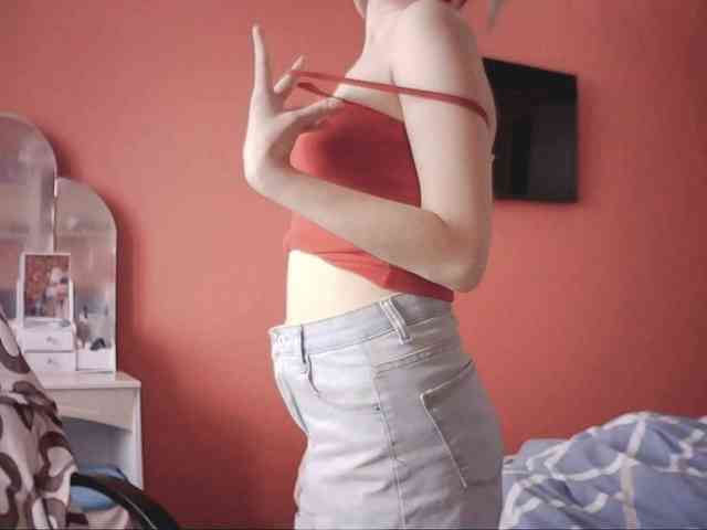 SnowWhiteNika webcam