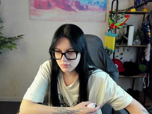 Lilith-Wholshh's BongaCams show and profile