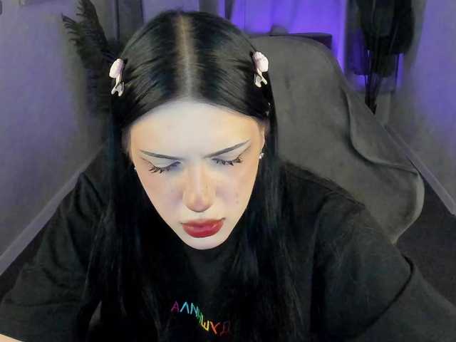 Lilith-Wholshh's BongaCams show and profile