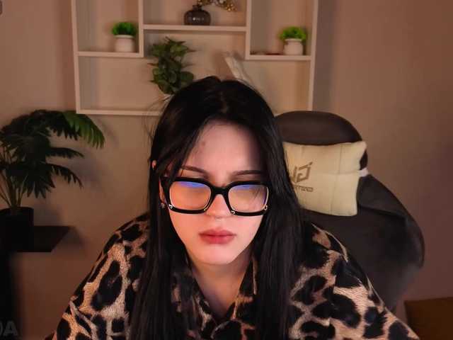 Lilith-Wholshh's BongaCams show and profile