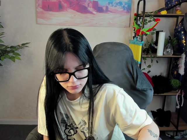 Lilith-Wholshh's BongaCams show and profile