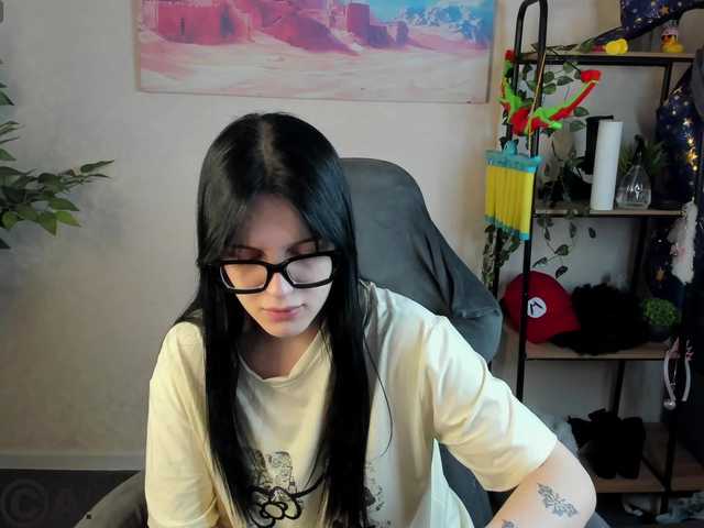 Lilith-Wholshh's BongaCams show and profile