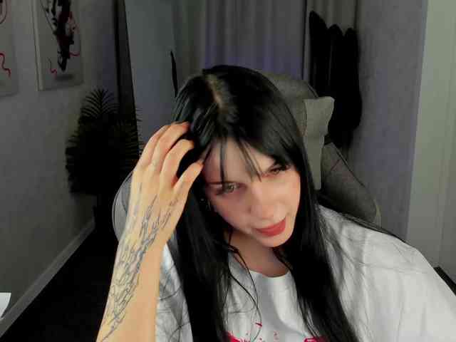 Lilith-Wholshh webcam