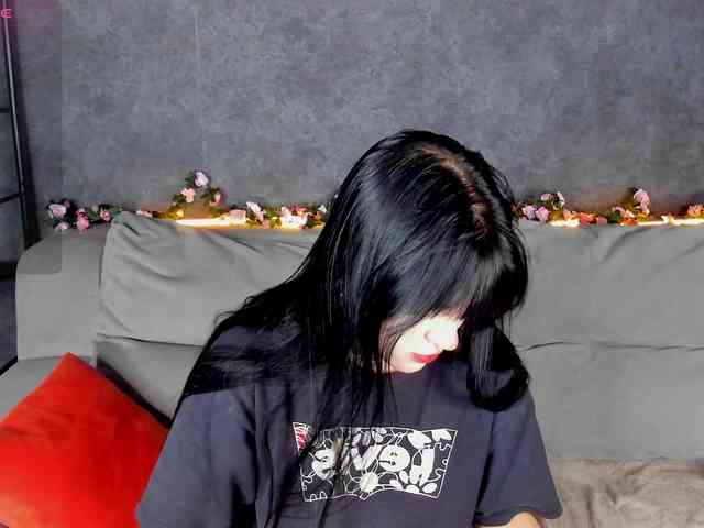 Lilith-Wholshh webcam