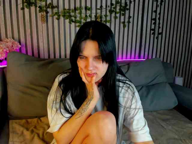 Lilith-Wholshh webcam