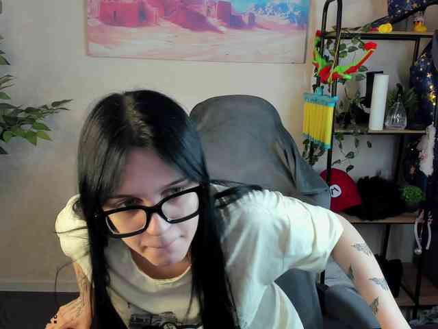 Lilith-Wholshh webcam