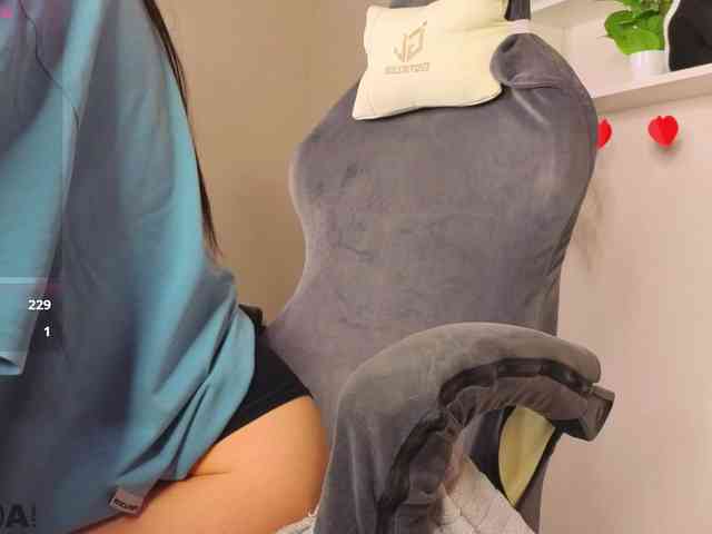 Lilith-Wholshh webcam