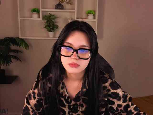 Lilith-Wholshh webcam