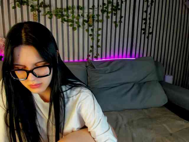 Lilith-Wholshh webcam