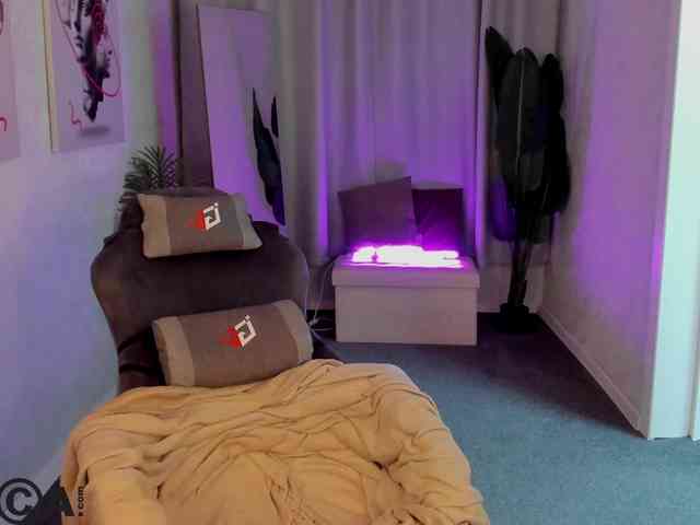 Lilith-Wholshh webcam