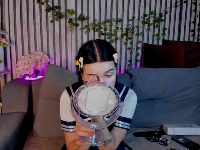 Lilith-Wholshh webcam