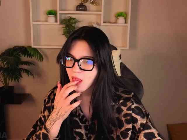 Lilith-Wholshh webcam