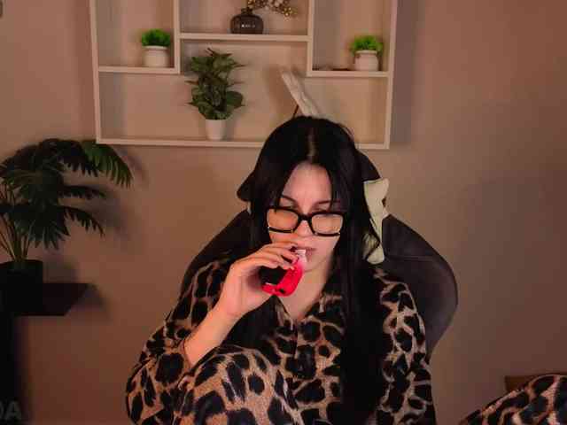 Lilith-Wholshh webcam