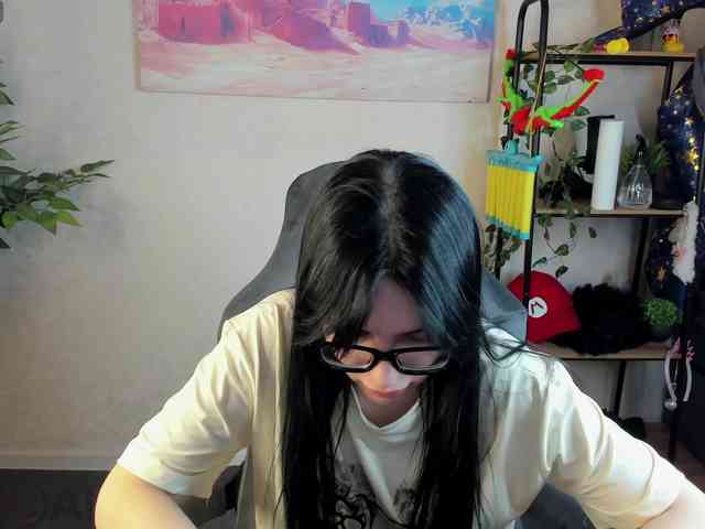 Lilith-Wholshh webcam