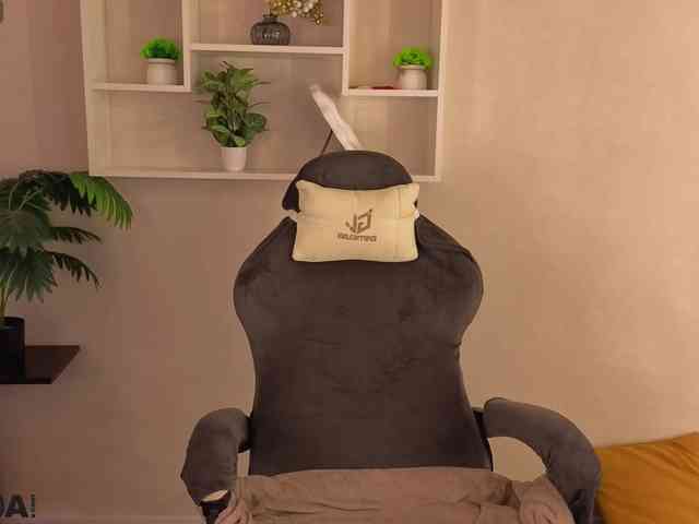 Lilith-Wholshh webcam