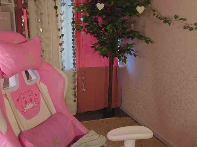 Lilith-Wholshh webcam