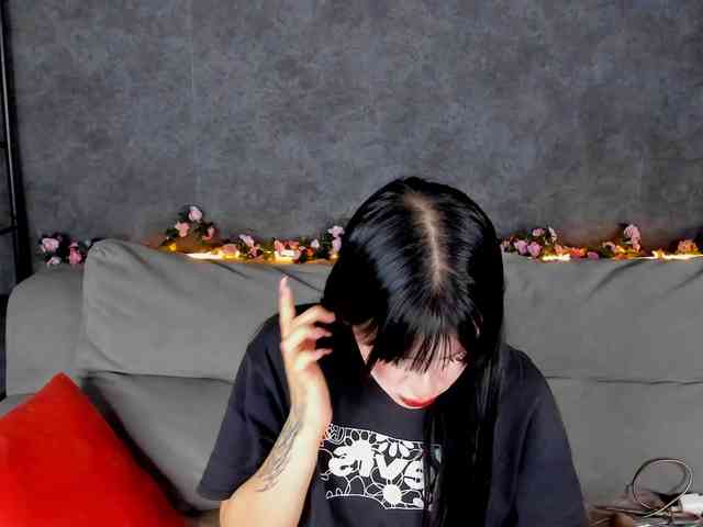 Lilith-Wholshh webcam