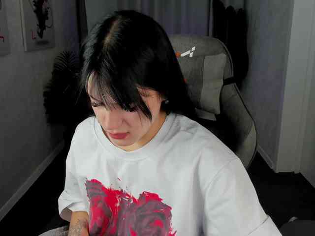 Lilith-Wholshh webcam