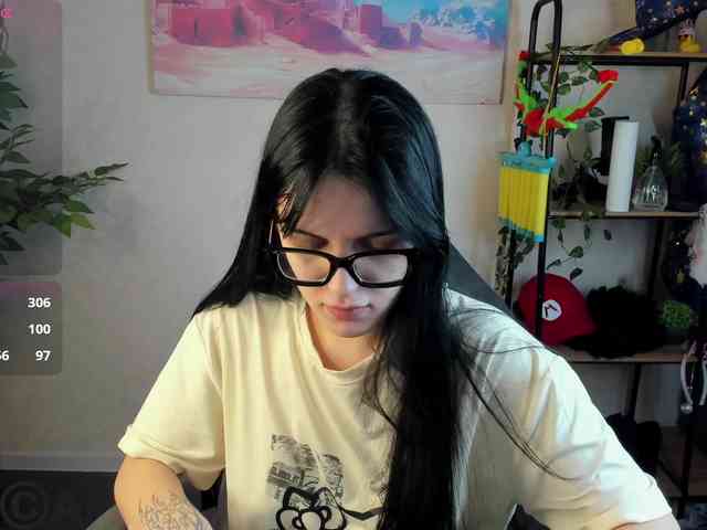 Lilith-Wholshh webcam