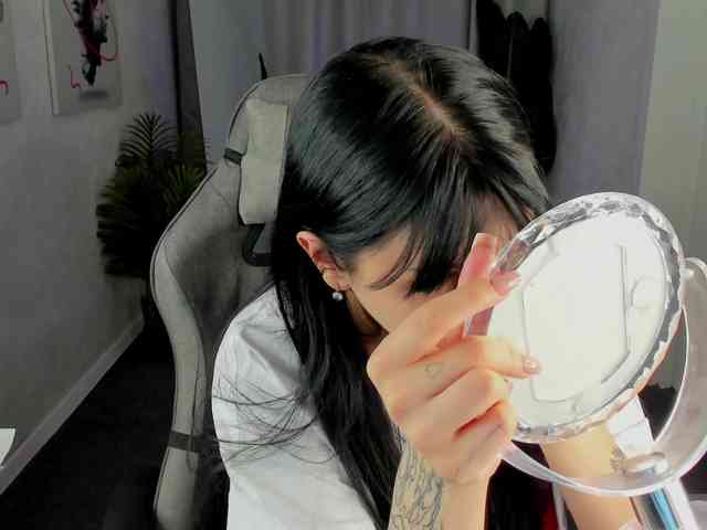 Lilith-Wholshh webcam