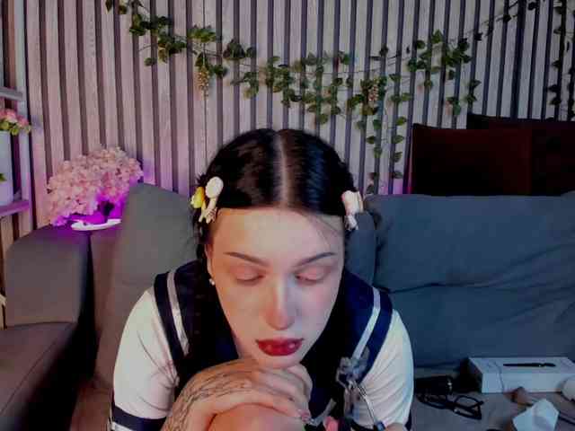 Lilith-Wholshh webcam