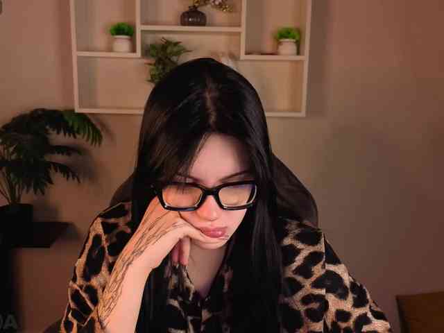 Lilith-Wholshh webcam