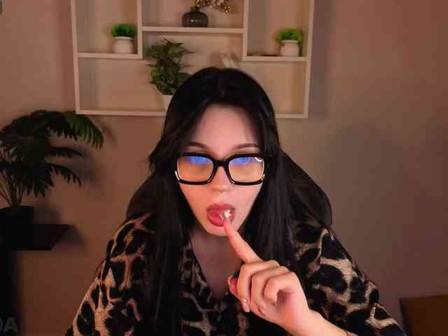 Lilith-Wholshh webcam