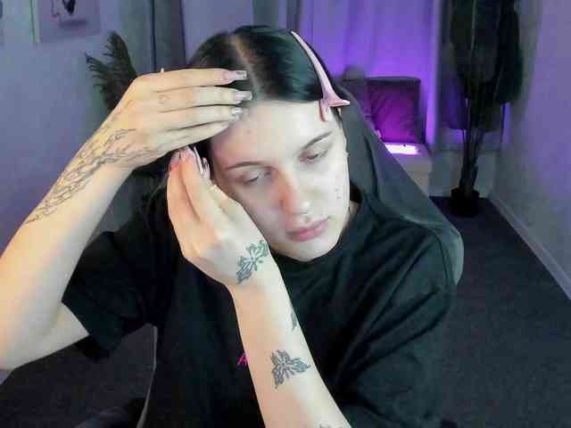 Lilith-Wholshh webcam