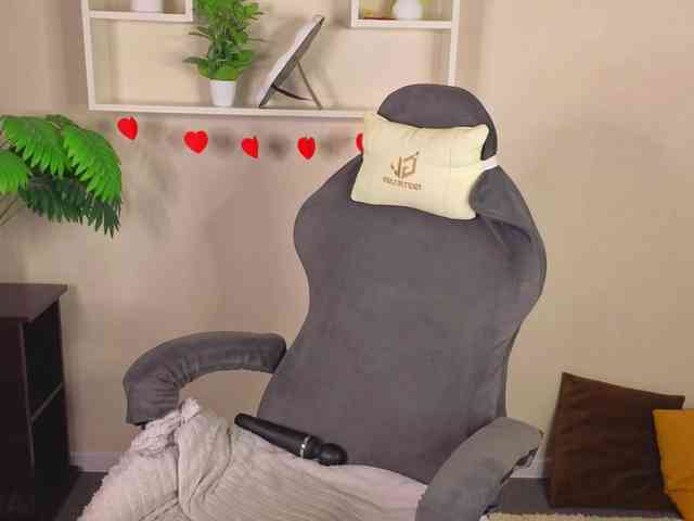 Lilith-Wholshh webcam