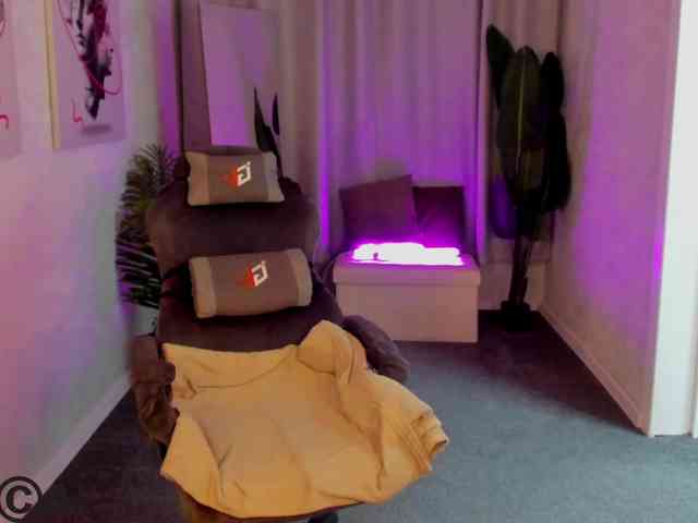 Lilith-Wholshh webcam