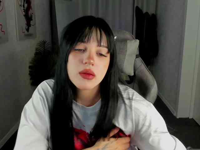 Lilith-Wholshh webcam