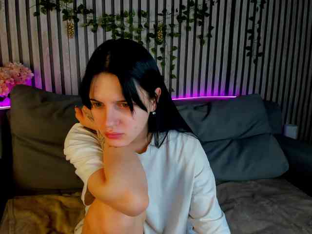 Lilith-Wholshh webcam