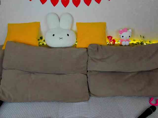 Lilith-Wholshh webcam