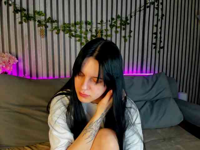 Lilith-Wholshh webcam