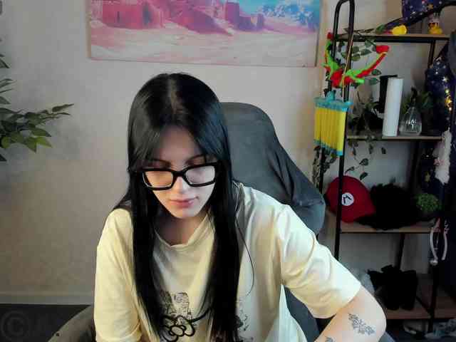 Lilith-Wholshh webcam