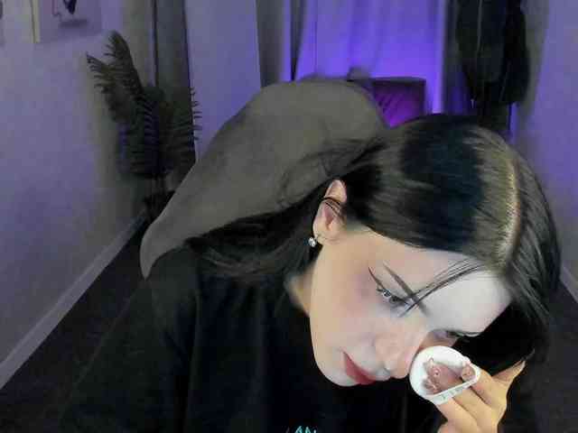 Lilith-Wholshh webcam