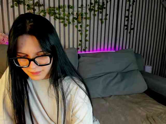 Lilith-Wholshh webcam