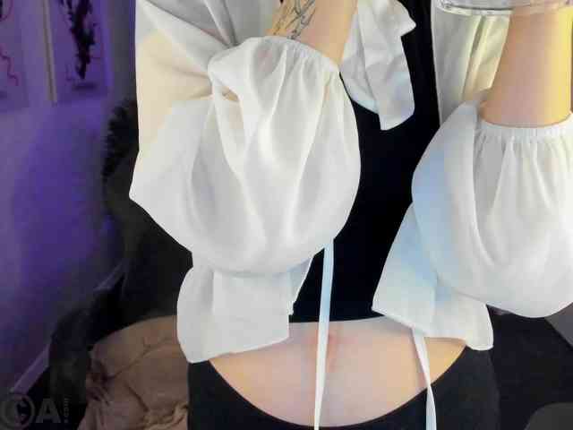 Lilith-Wholshh webcam