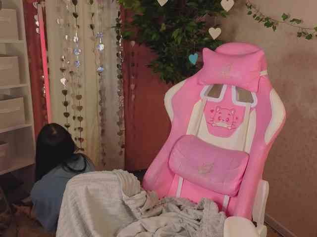 Lilith-Wholshh webcam