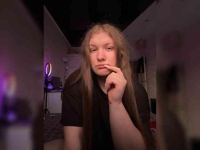 LancyOfficiial webcam