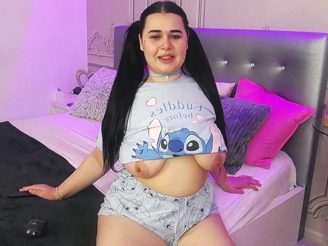 ZuriSaint's BongaCams show and profile