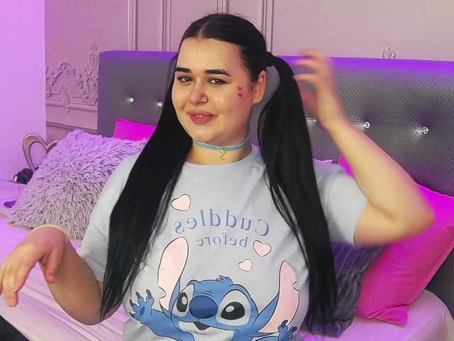 ZuriSaint's BongaCams show and profile