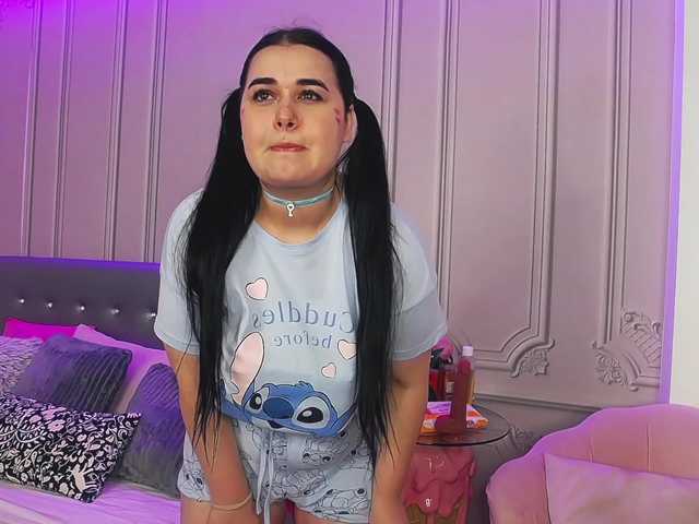 ZuriSaint's BongaCams show and profile