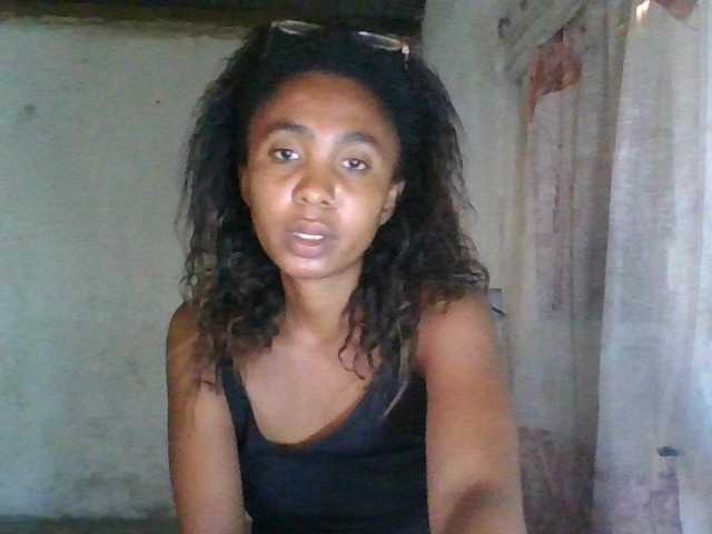 EvahMorgane, une amatrice française avec qui discuter et avoir du sexe