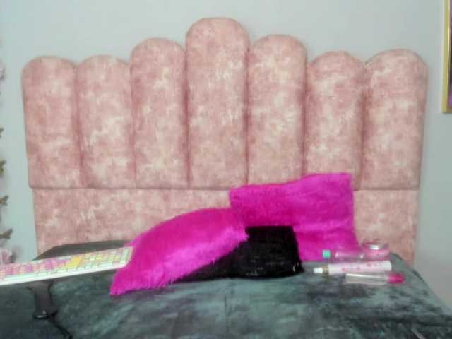 Auraexotic's BongaCams show and profile